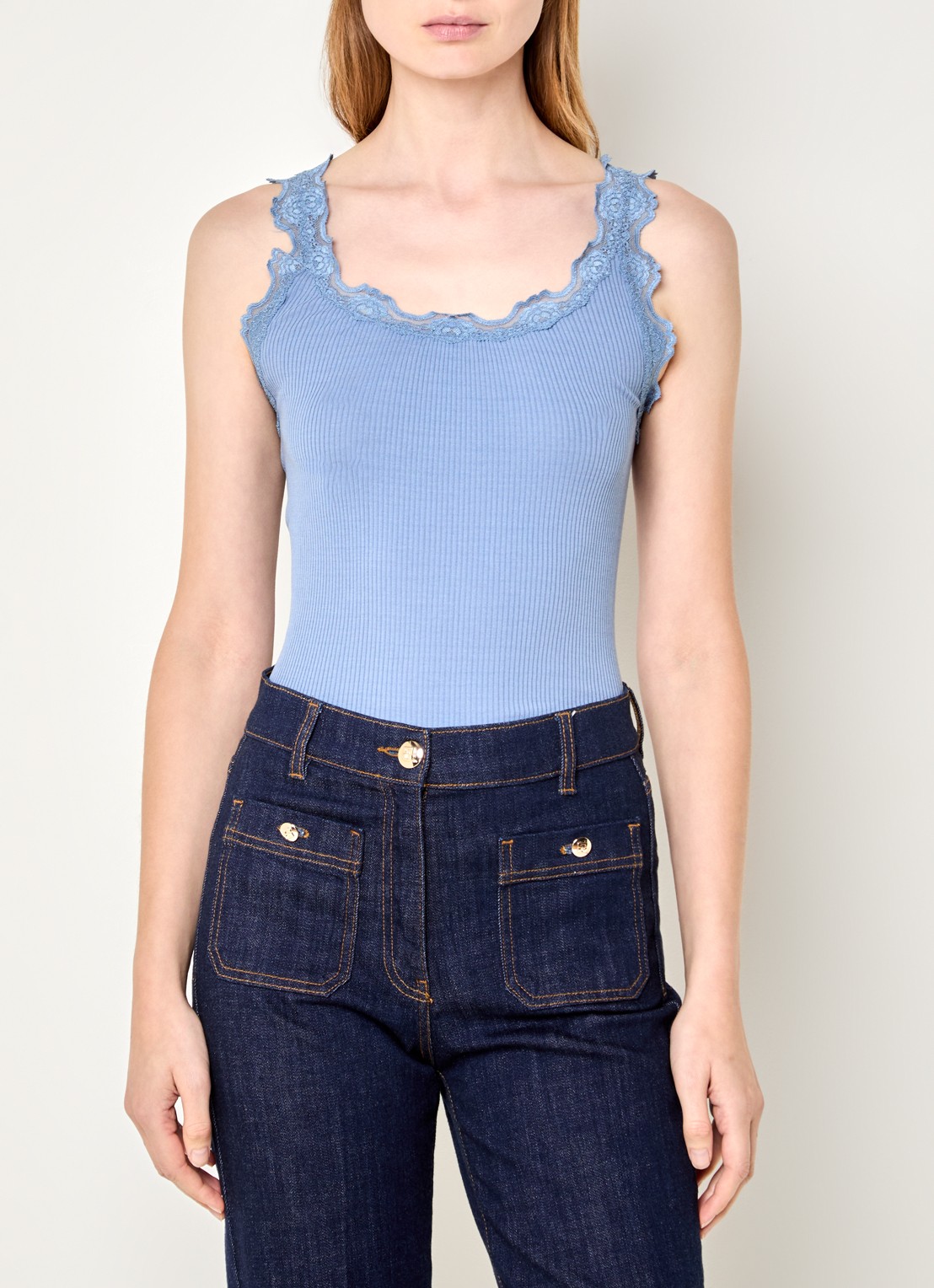 Rosemunde Babette tanktop in zijdeblend met kant - detail 4 middenblauw