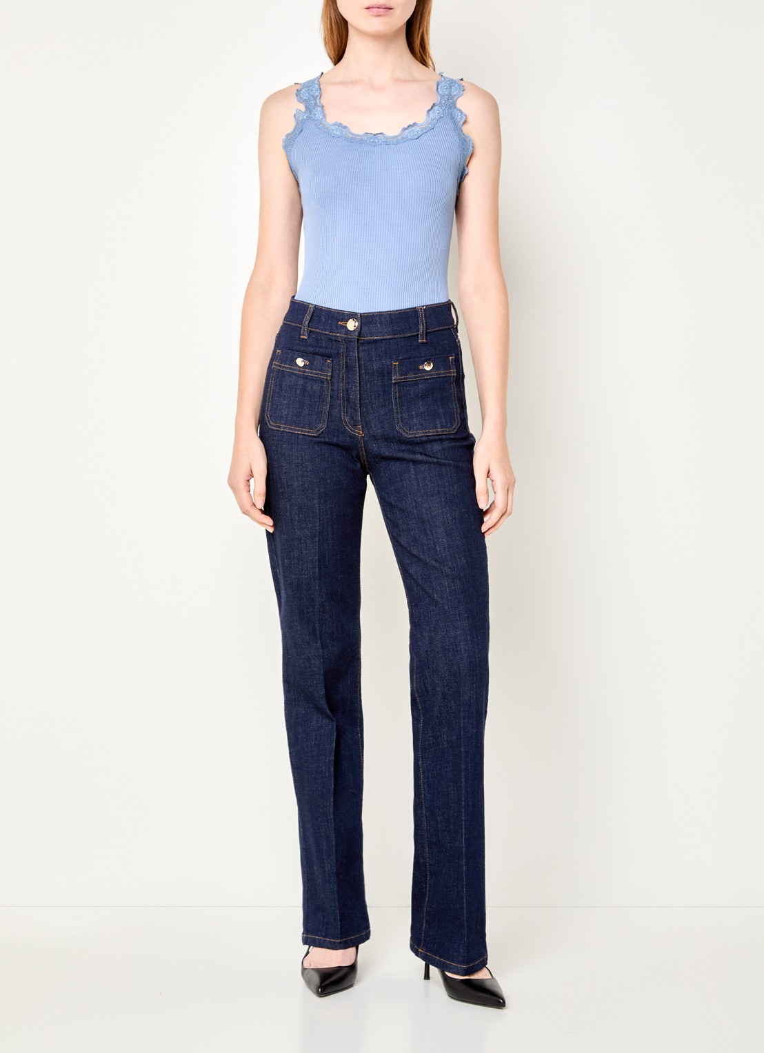 Rosemunde Babette tanktop in zijdeblend met kant - voorkant 3 middenblauw