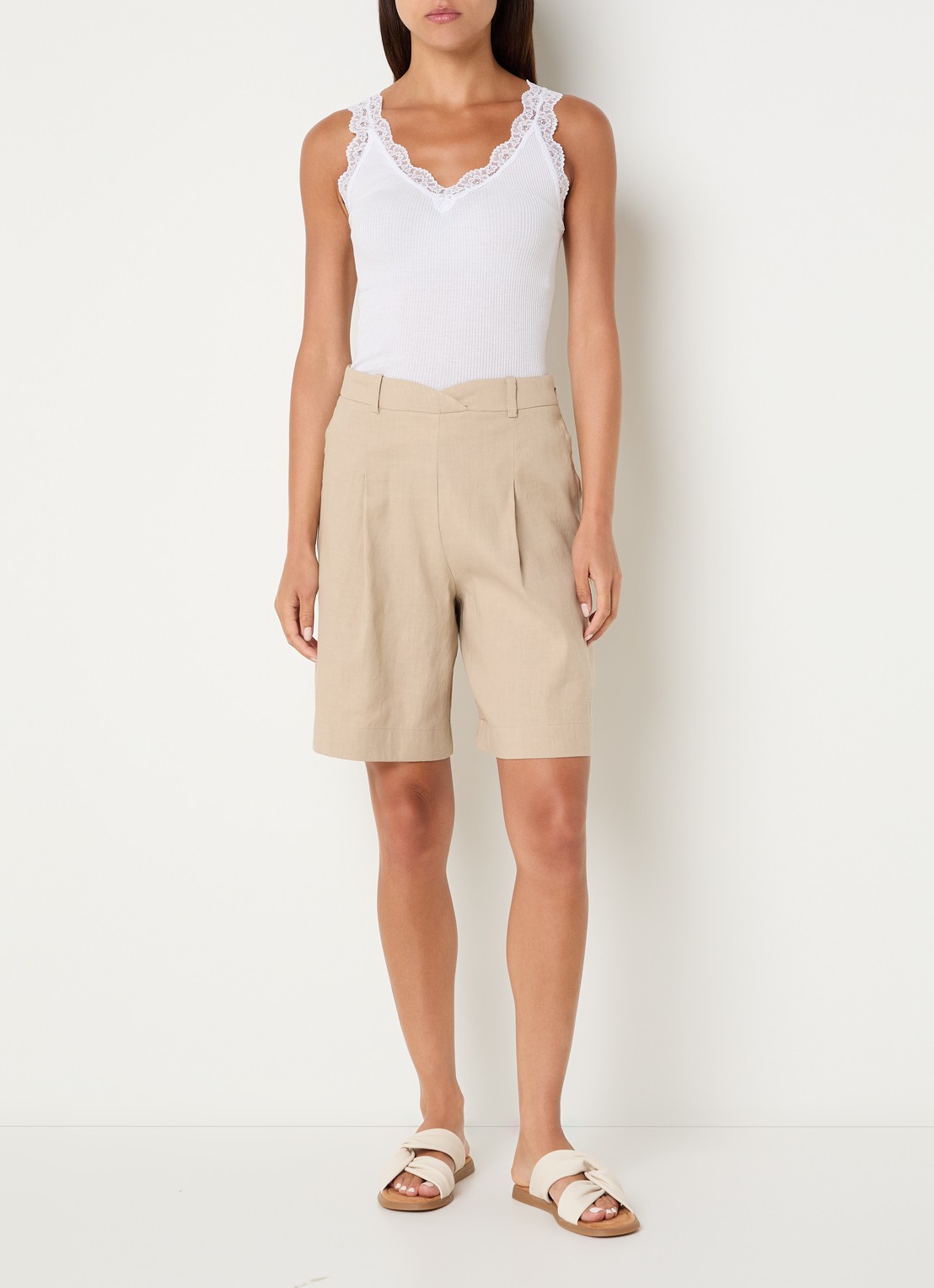 Rosemunde Balta tanktop met details van kant - voorkant 4 wit