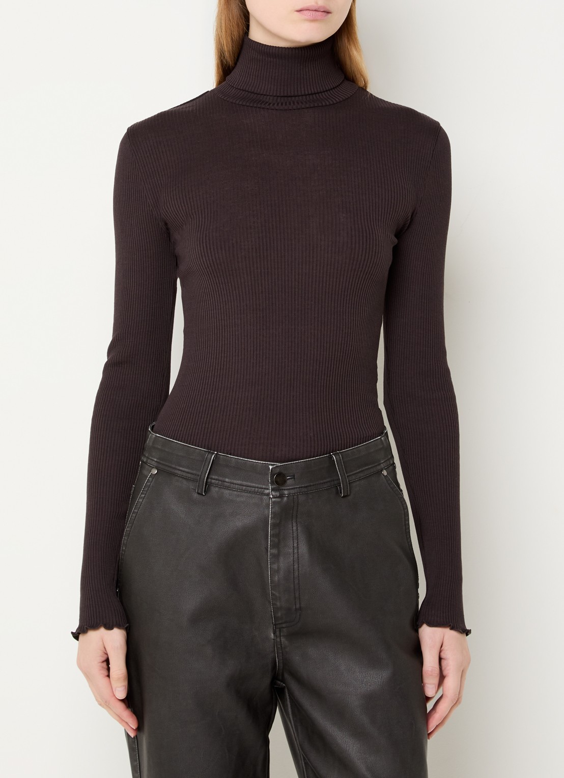 Rosemunde Beatha longsleeve in zijdeblend met col - detail 4 donkerbruin