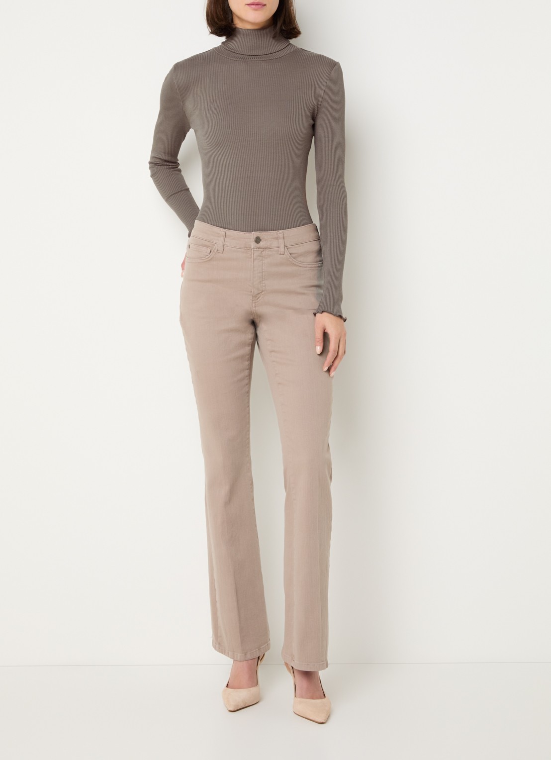 Rosemunde Beatha longsleeve in zijdeblend met col - voorkant 3 zand