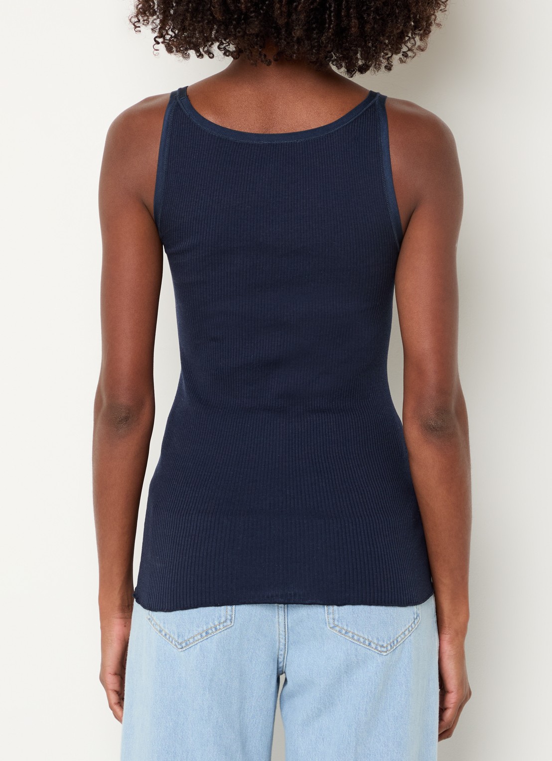 Rosemunde Belle ribgebreide top in zijdeblend met ronde hals - achterkant donkerblauw