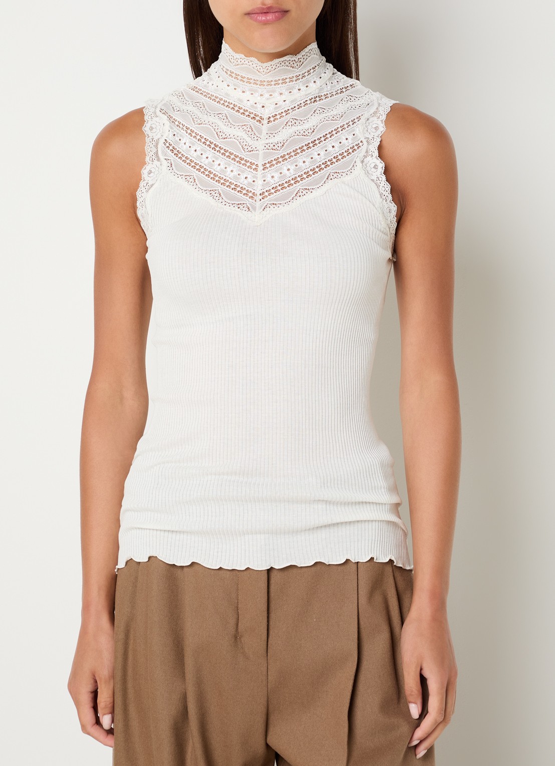 Rosemunde Benita mouwloze top in zijdeblend met details van kant - detail 3 gebroken wit