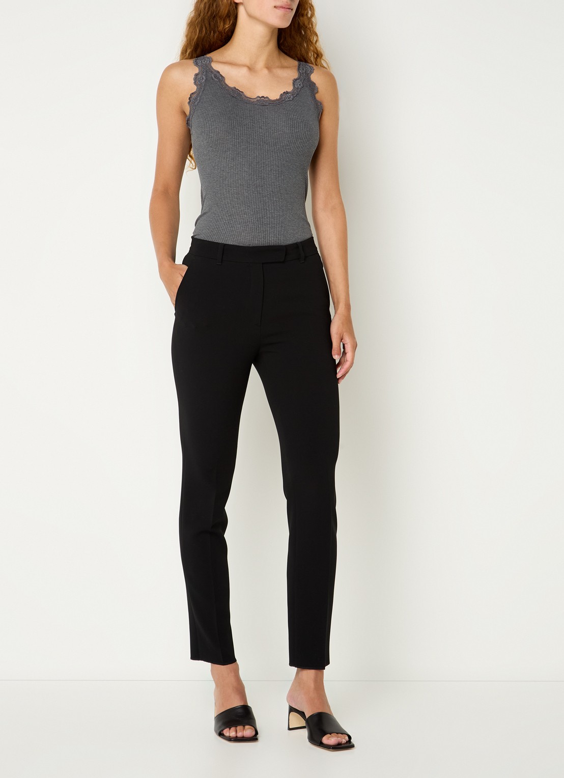 Rosemunde Benita top in zijdeblend met details van kant - voorkant 3 donkergrijs