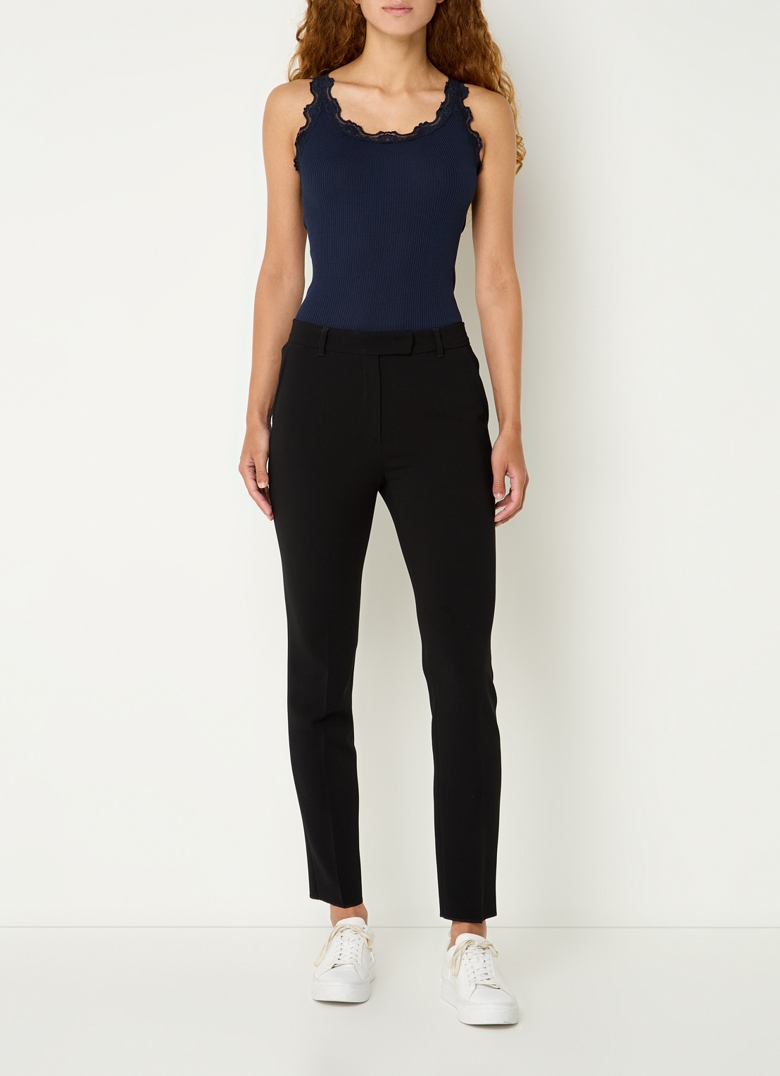 Rosemunde Benita top in zijdeblend met details van kant - voorkant 3 donkerblauw