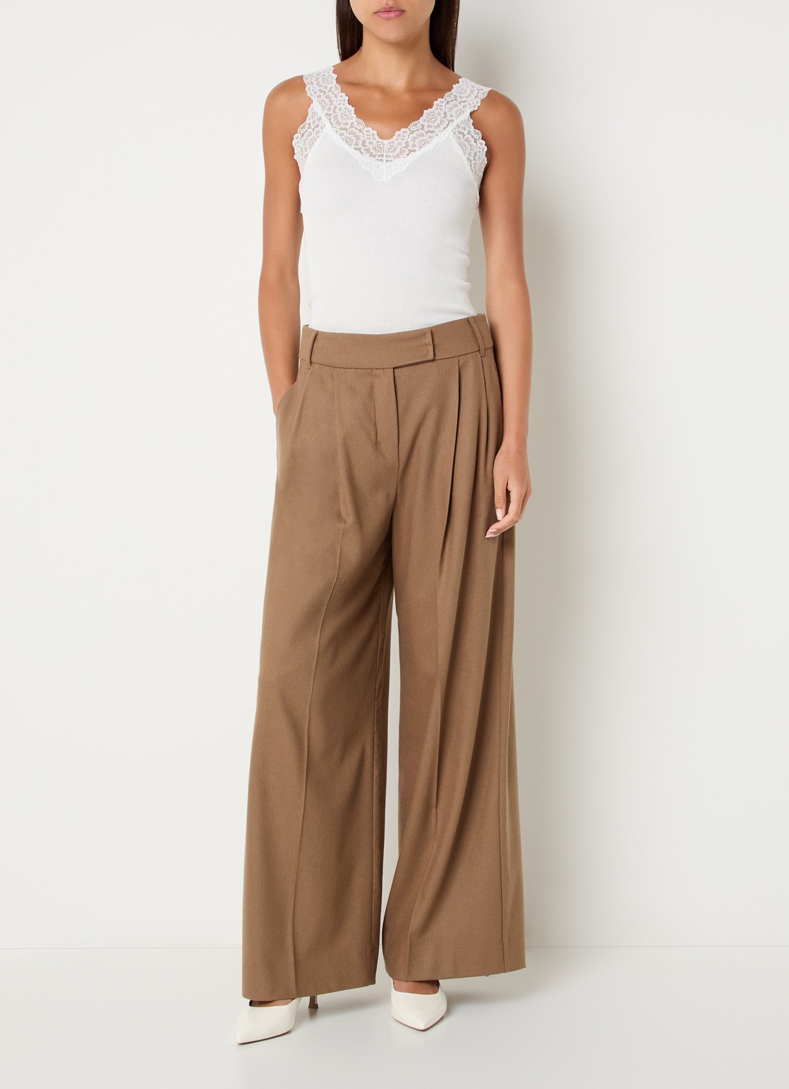 Rosemunde Tanktop met kant en structuur - voorkant 2 gebroken wit