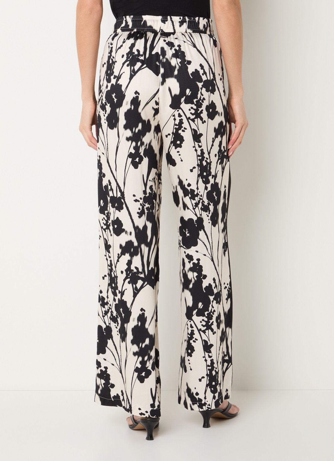 Rosner Studio High waist loose fit broek met print - achterkant 4 vanillegeel