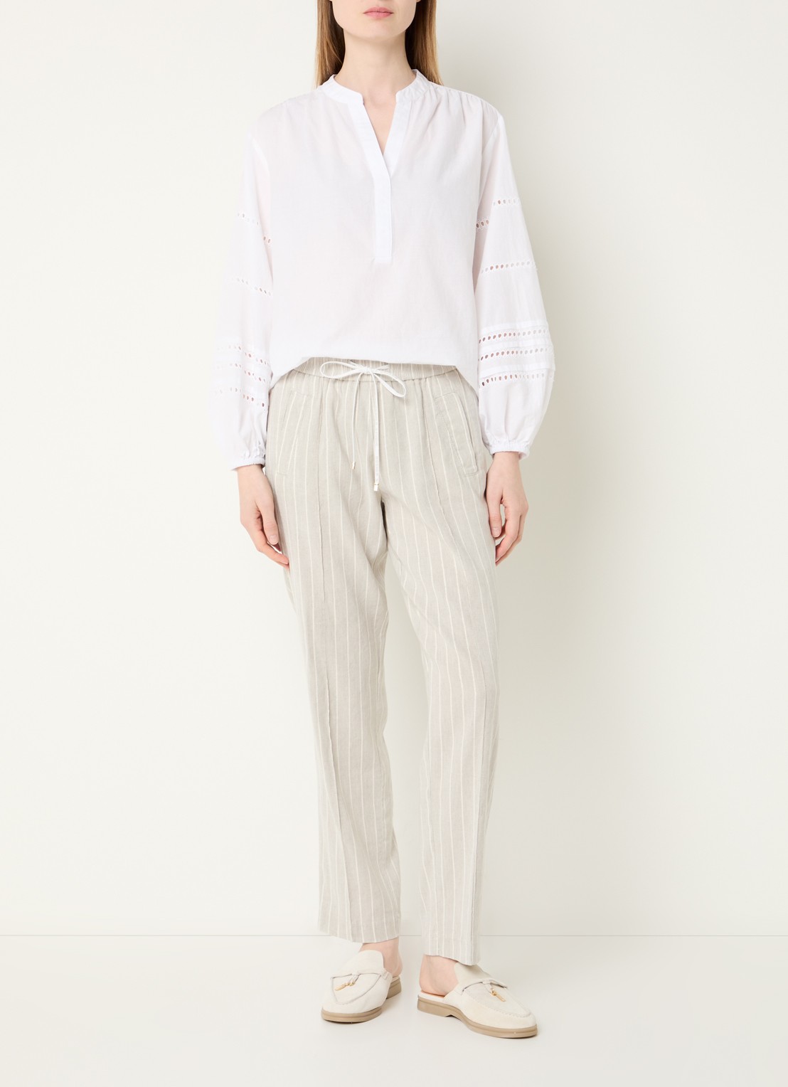 Rosner Studio May mid waist slim fit cropped chino in linnenblend - voorkant 3 donkerbeige