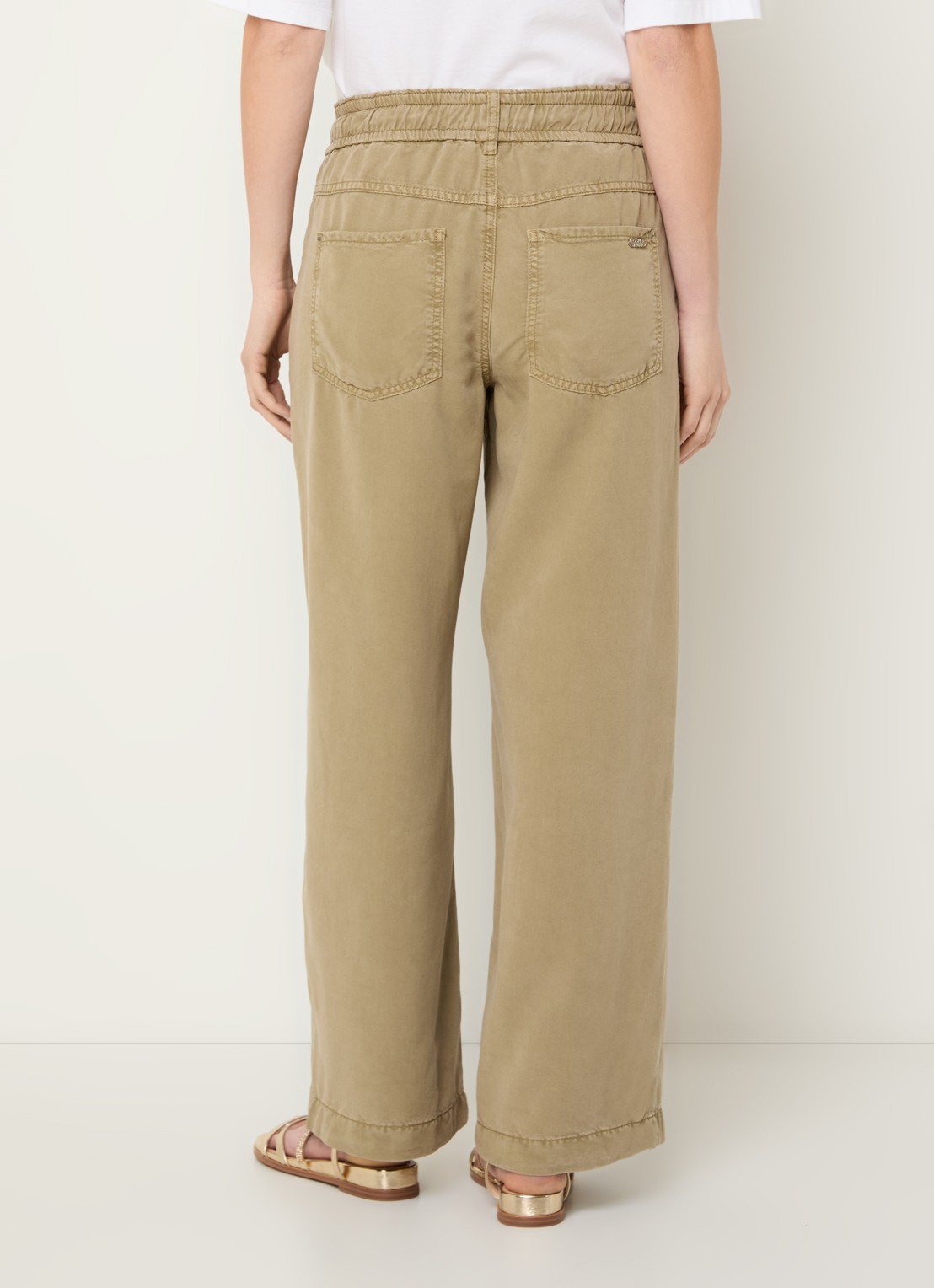 Rosner Studio Mid waist straight fit broek met steekzakken - achterkant khaki