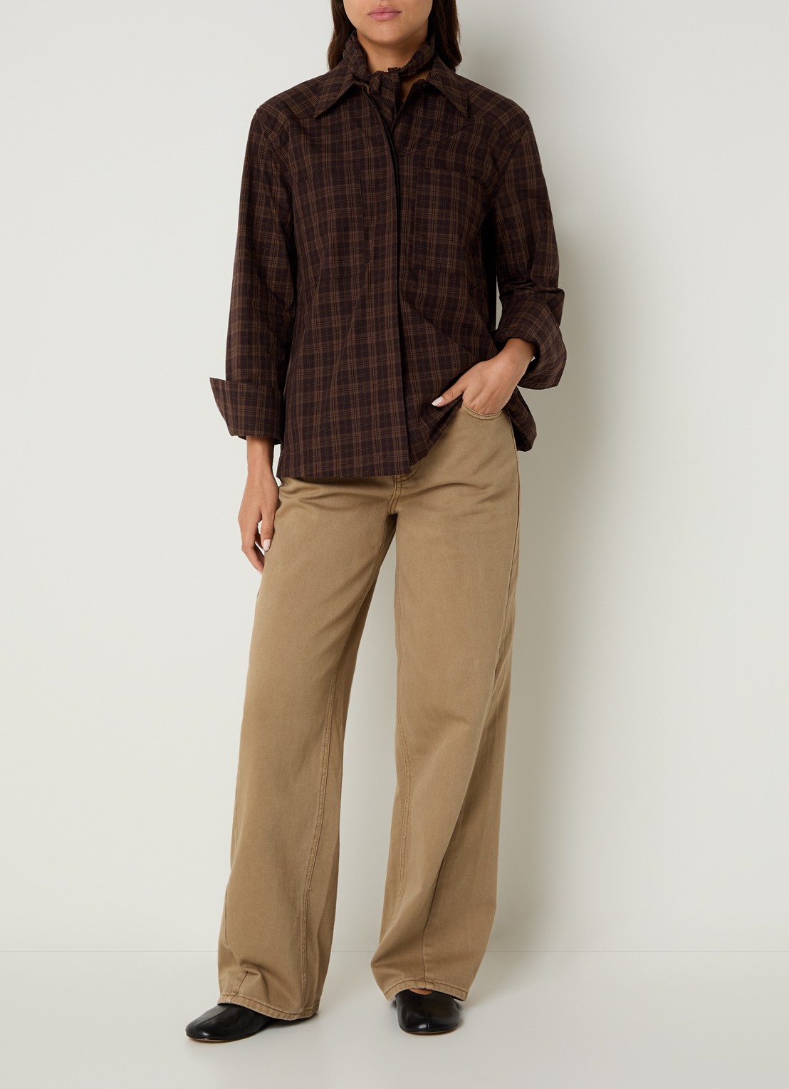 ROUGE EDIT Blouse met ruitdessin en borstzakken - voorkant 2 donkerbruin