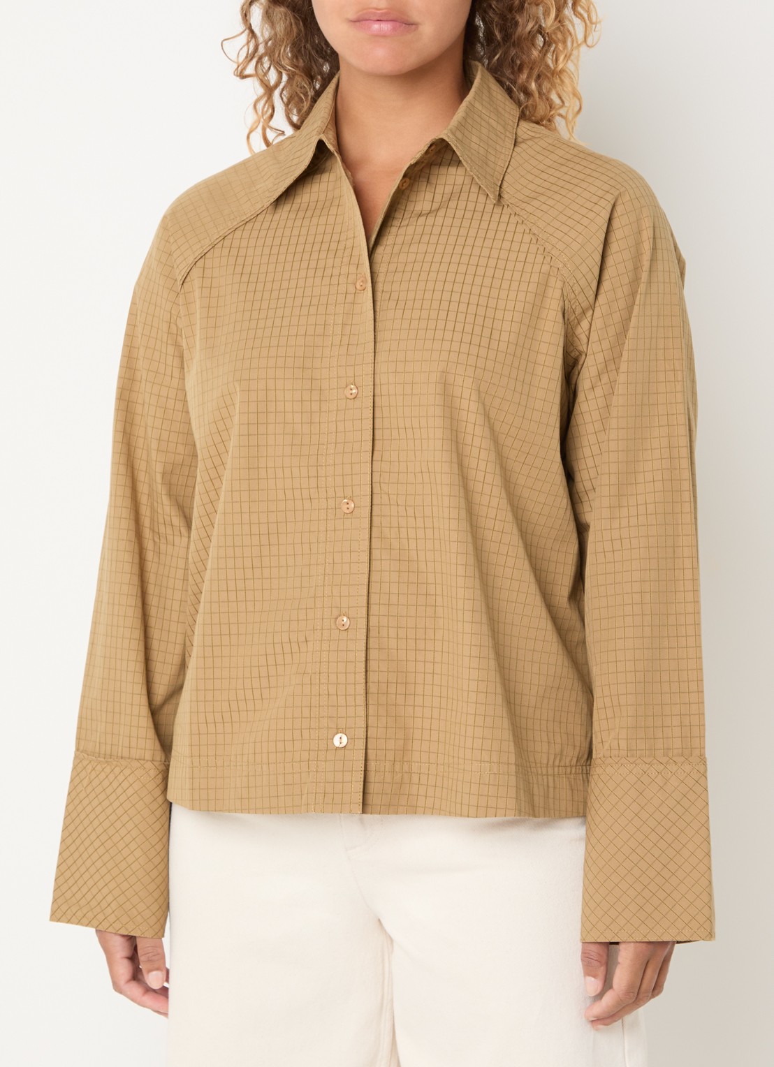 ROUGE EDIT Blouse met ruitdessin en logoborduring - detail 3 camel