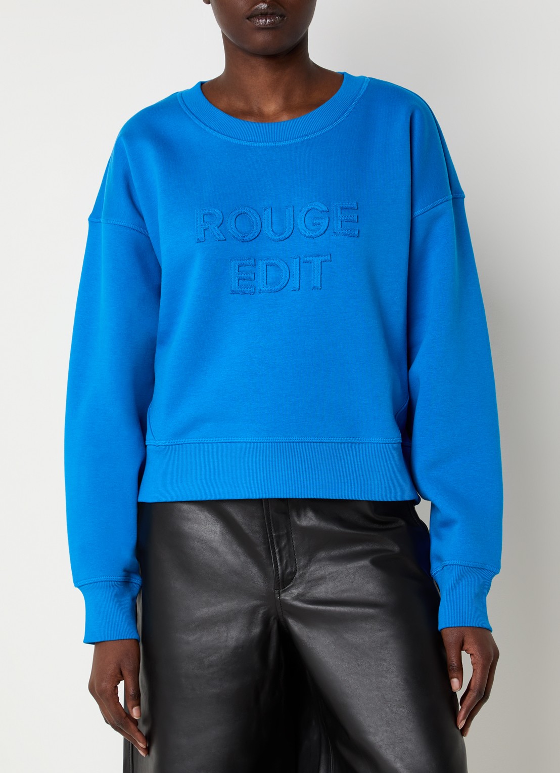 ROUGE EDIT Roufrida sweater met logo - detail 4 blauw