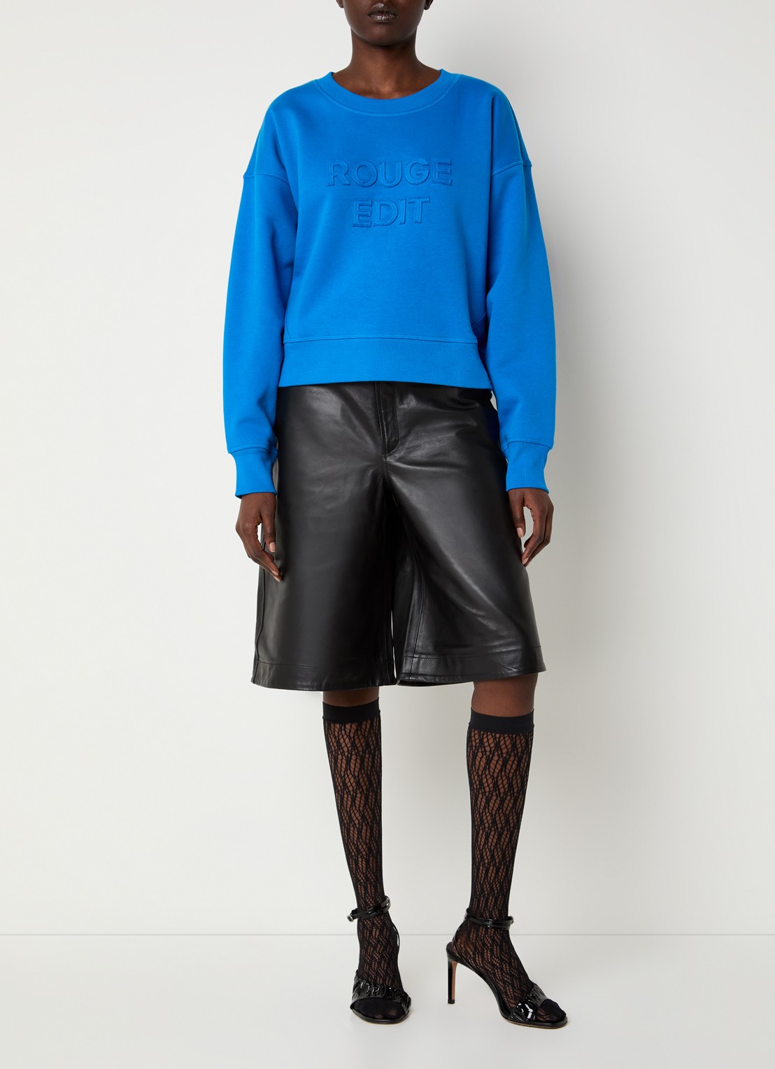 ROUGE EDIT Roufrida sweater met logo - voorkant 2 blauw