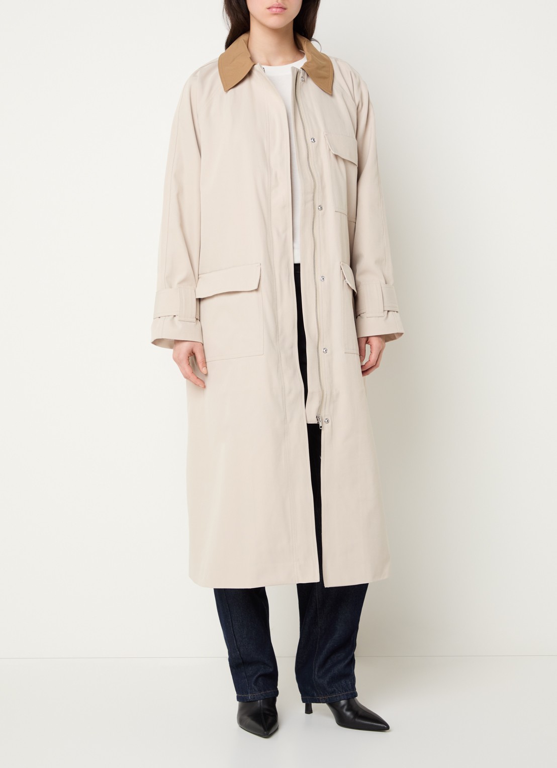 ROUGE EDIT Roulianne trenchcoat met klepzakken  - voorkant 4 beige
