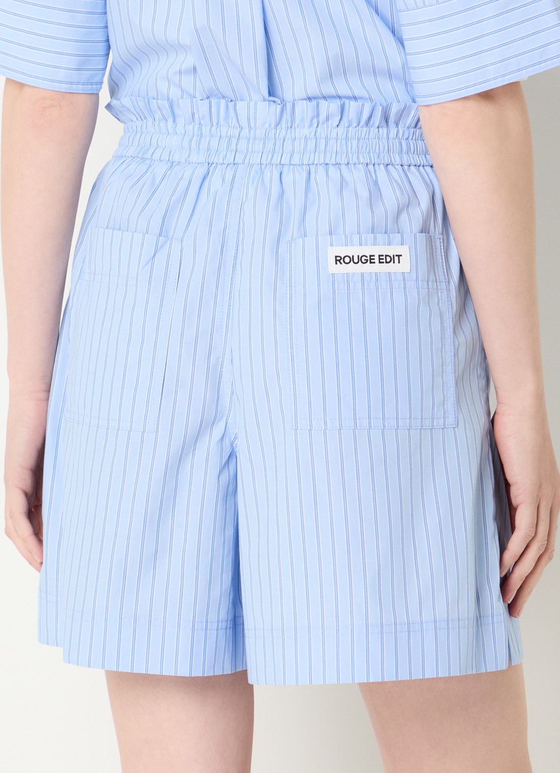 ROUGE EDIT Roupaige high waist wide fit korte broek met streepprint - achterkant lichtblauw