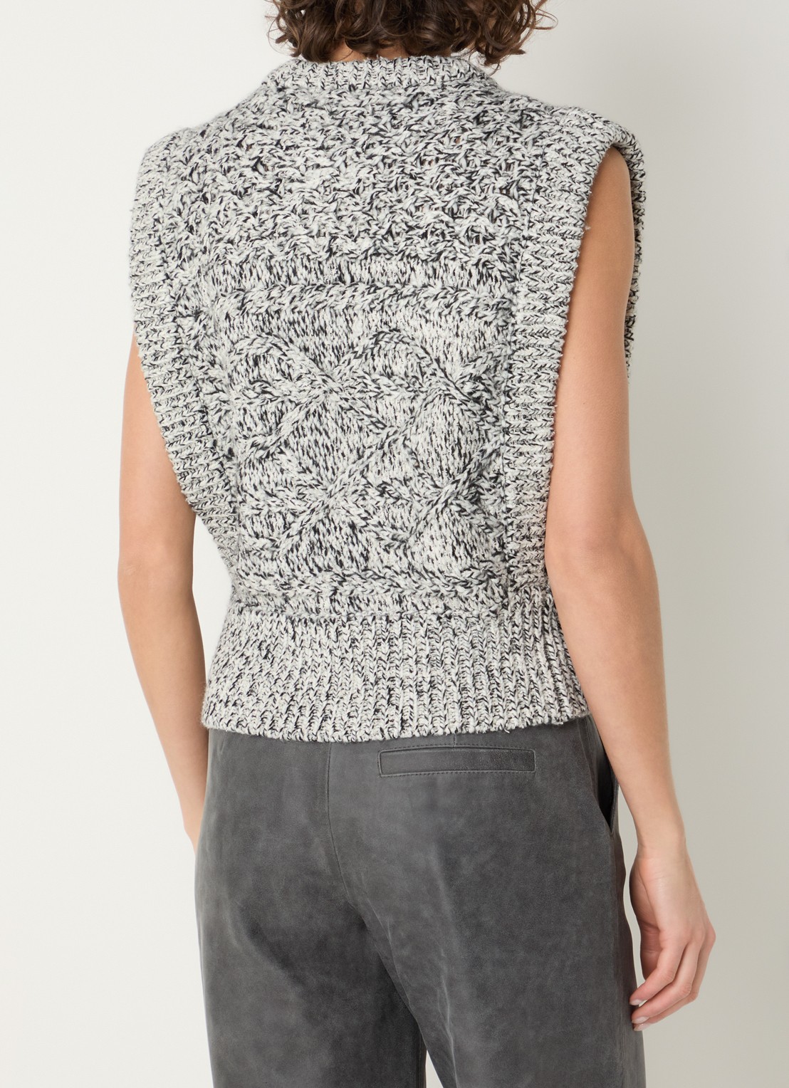 ROUGE EDIT Rousally grofgebreid gilet in wolblend - achterkant grijs