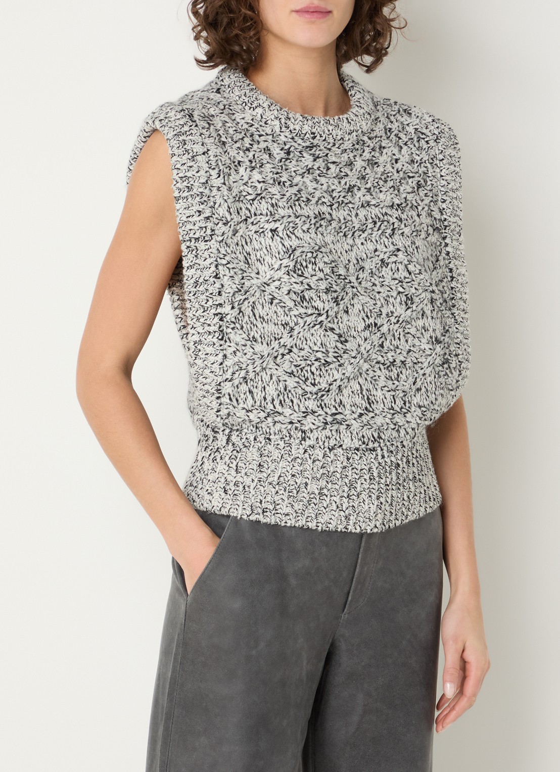 ROUGE EDIT Rousally grofgebreid gilet in wolblend - detail 2 grijs
