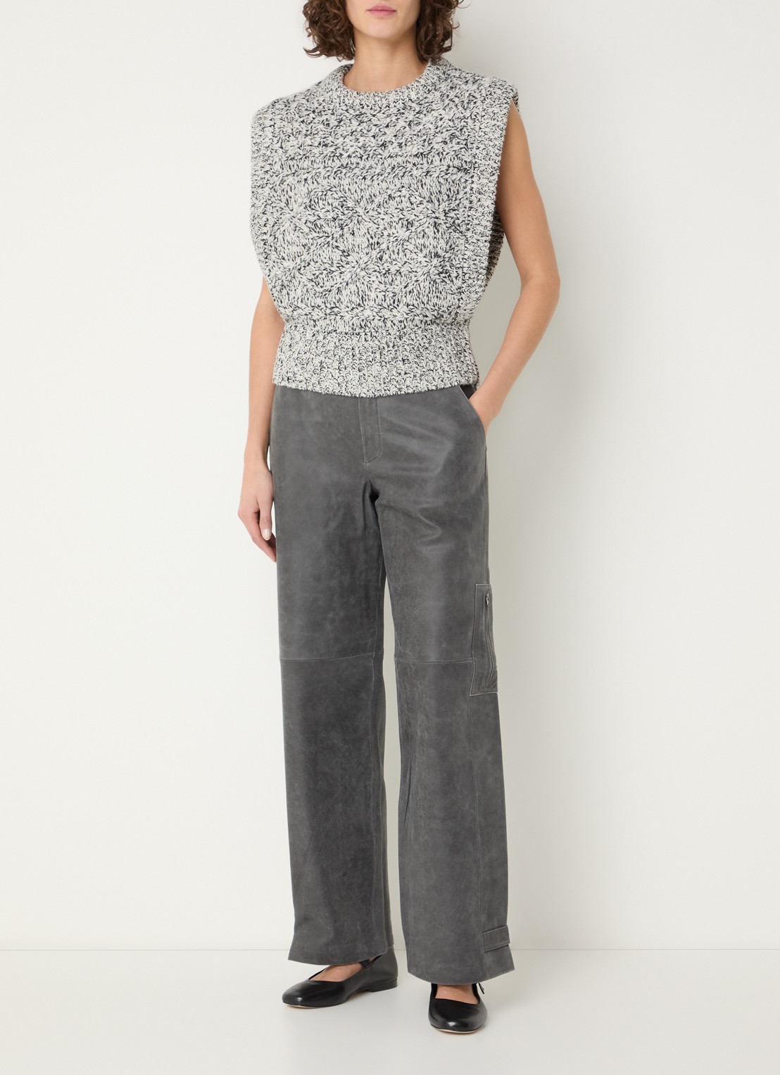 ROUGE EDIT Rousally grofgebreid gilet in wolblend - voorkant 4 grijs