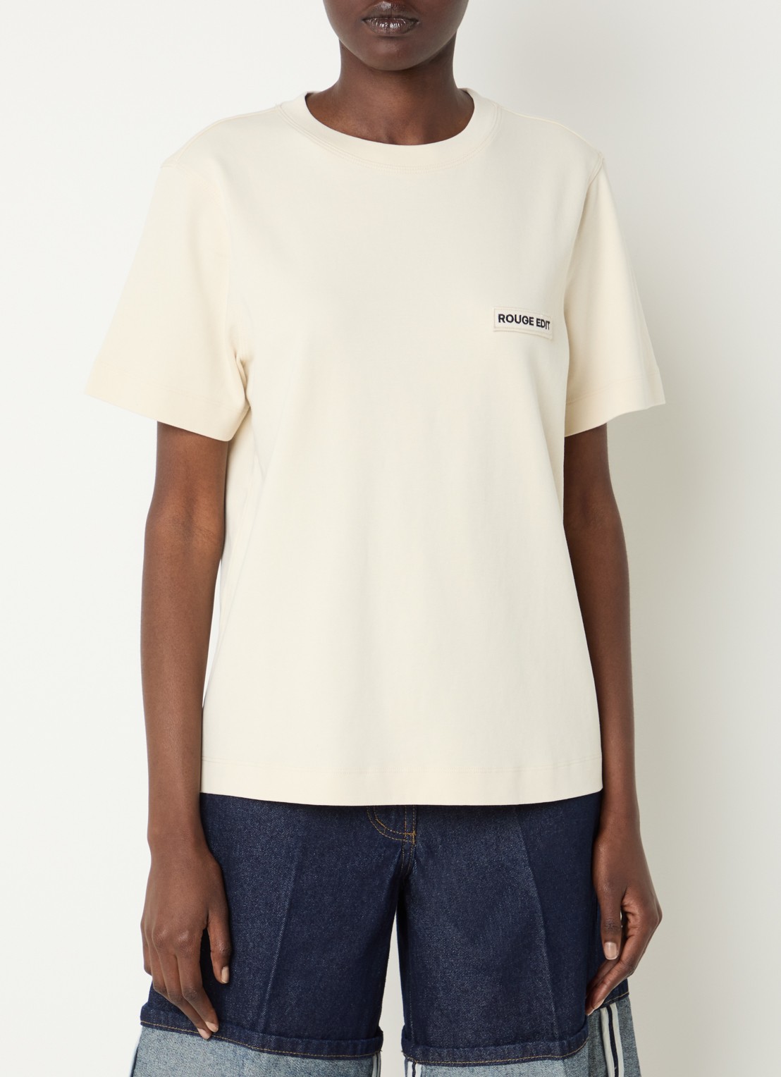 ROUGE EDIT Rousaras T-shirt met logoborduring - detail 4 creme