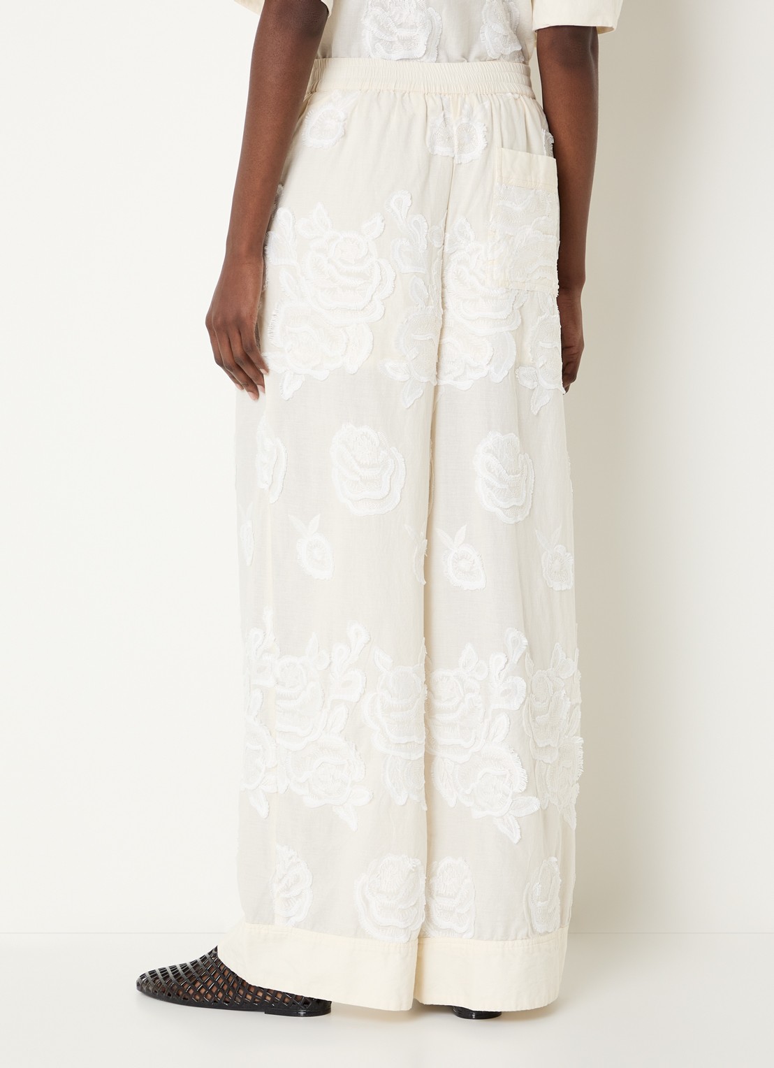 ROUGE EDIT Rouzoella high waist wide fit pantalon met bloemborduring - achterkant creme