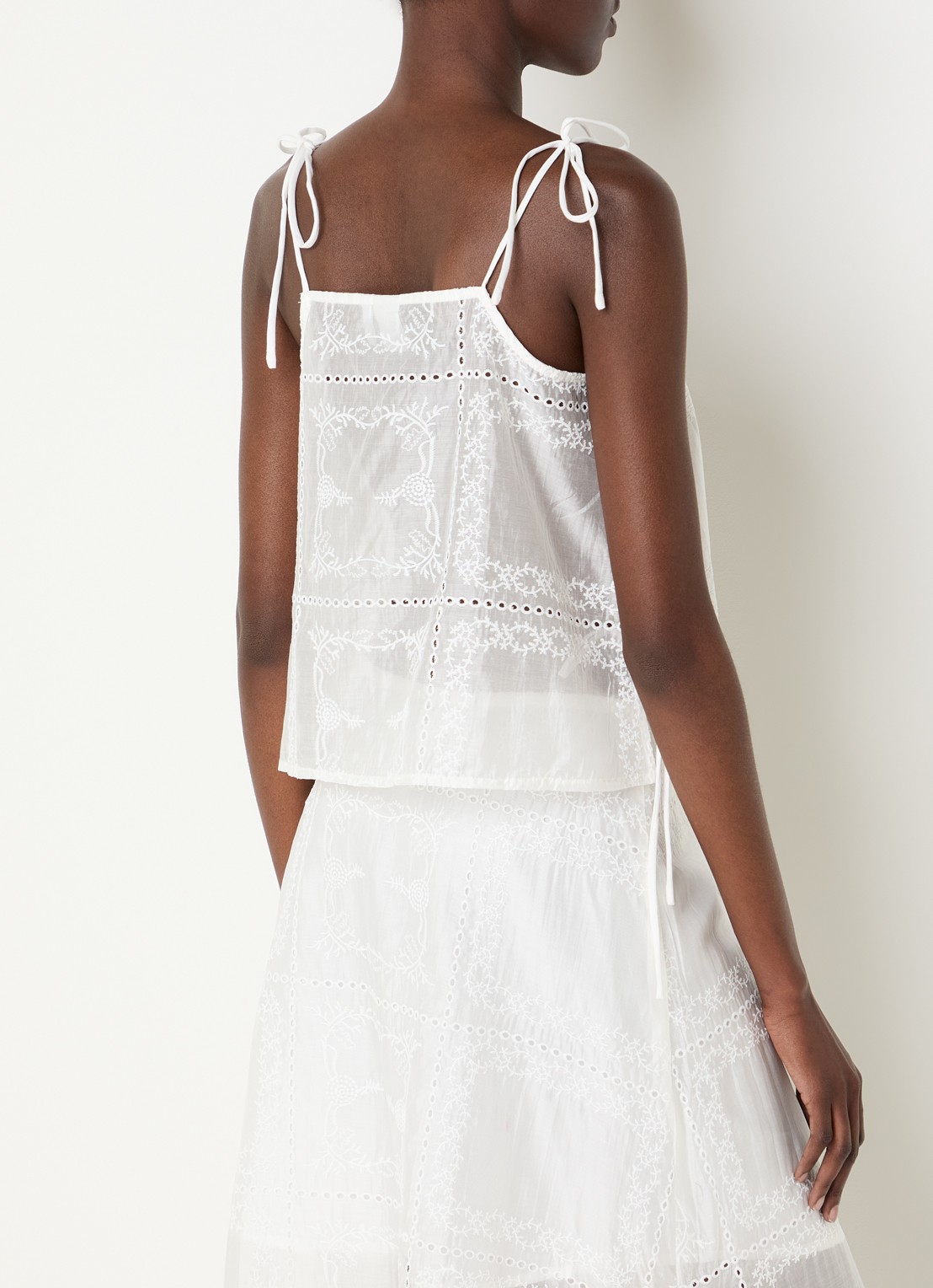 ROUGE EDIT Semi-transparante top met broderie - achterkant gebroken wit