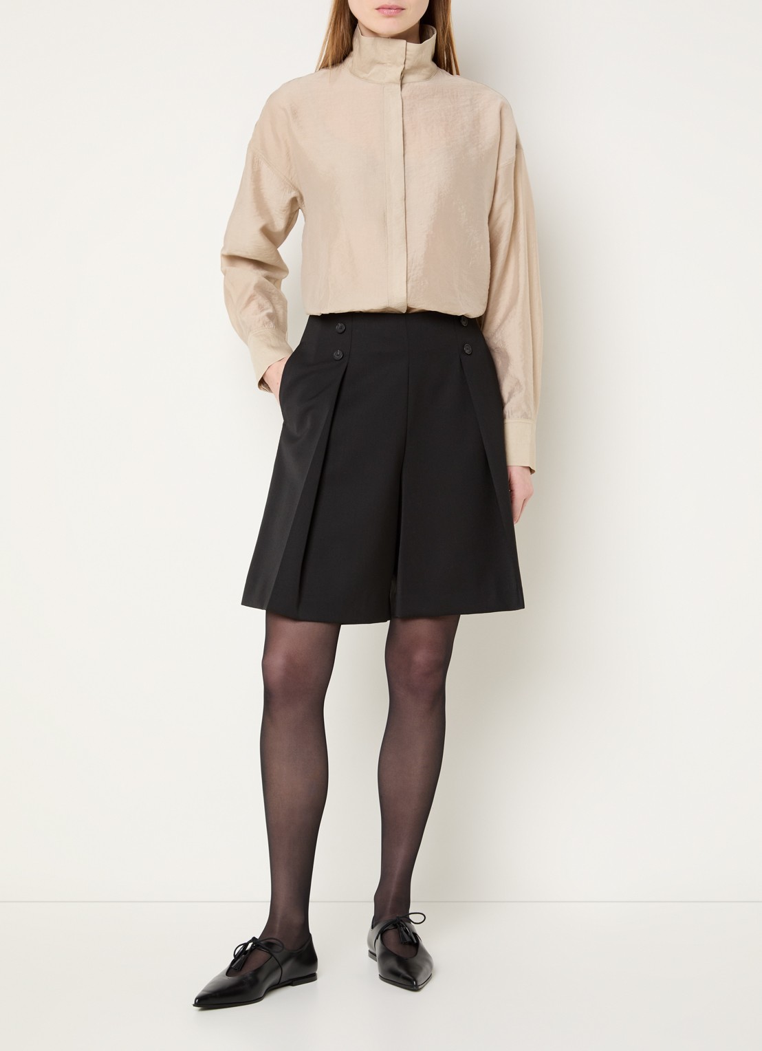 ROUGE EDIT Stina blouse met opstaande kraag - voorkant 2 beige