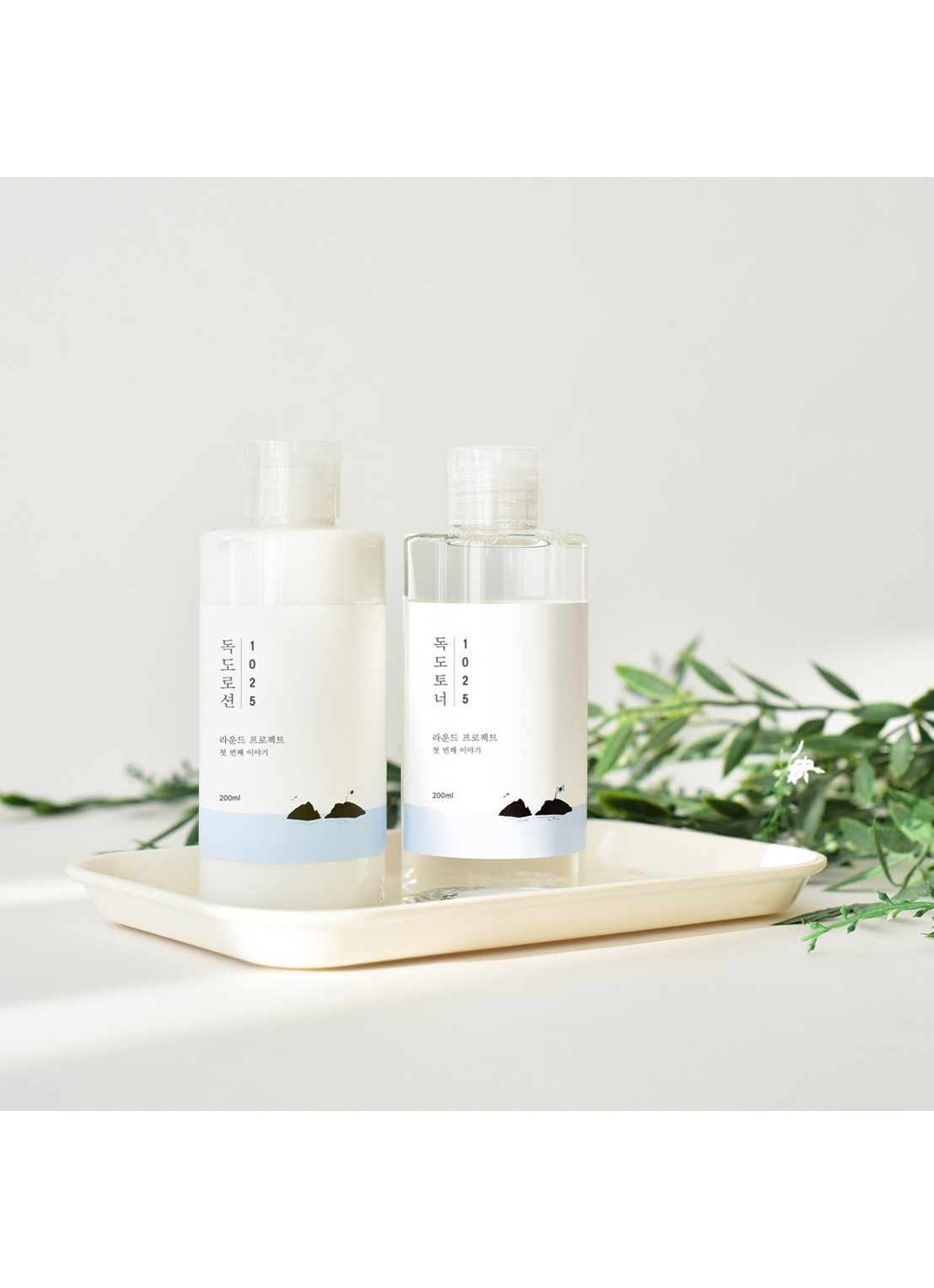 Round Lab 1025 Dokdo Toner + Lotion Duo - verzorgingsset - detail 2 undefined