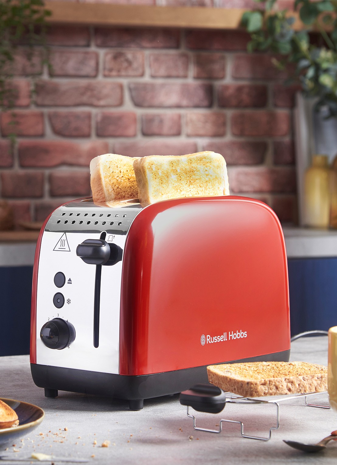 Russell Hobbs Colours Plus broodrooster 2-slots - voorkant 7 rood