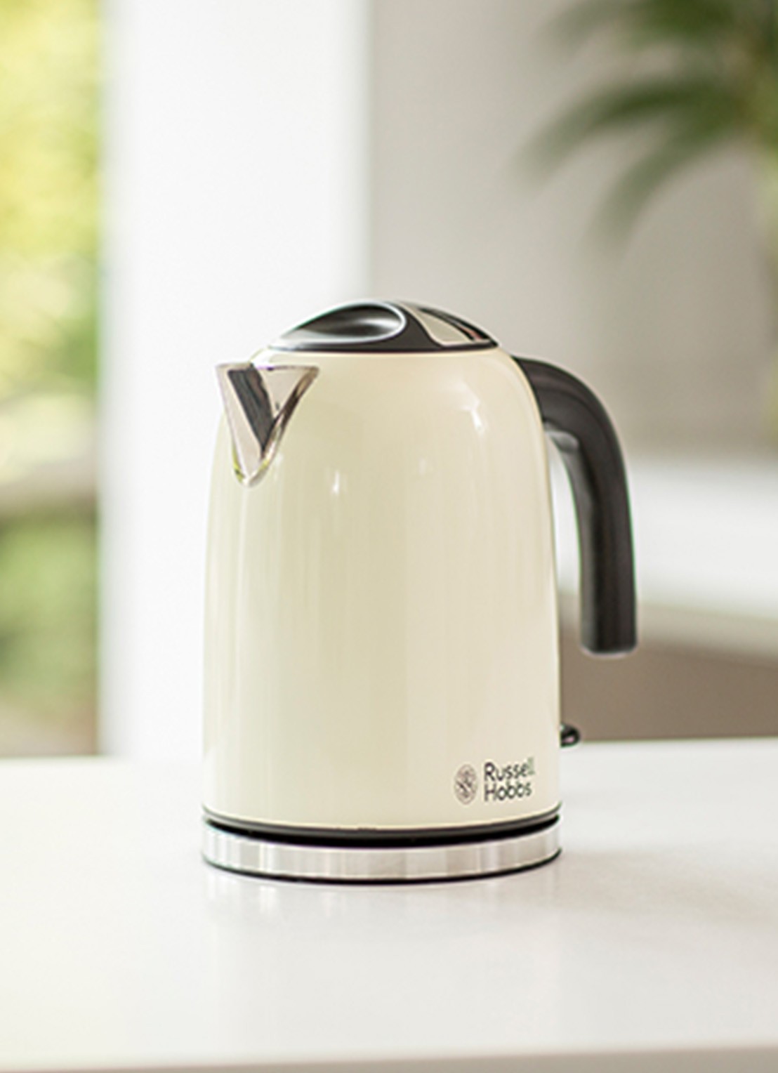 Russell Hobbs Colours Plus waterkoker 1,7 liter 20415-70 - voorkant 7 creme