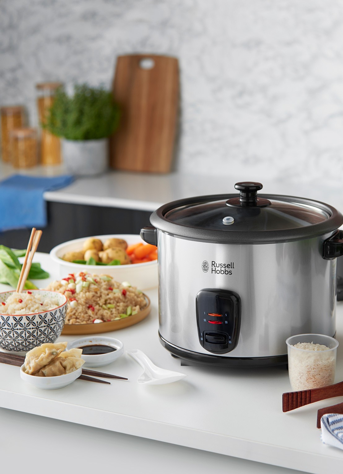 Russell Hobbs Cook at Home rijstkoker 1,8 liter 19750-56 - voorkant 2 zilver