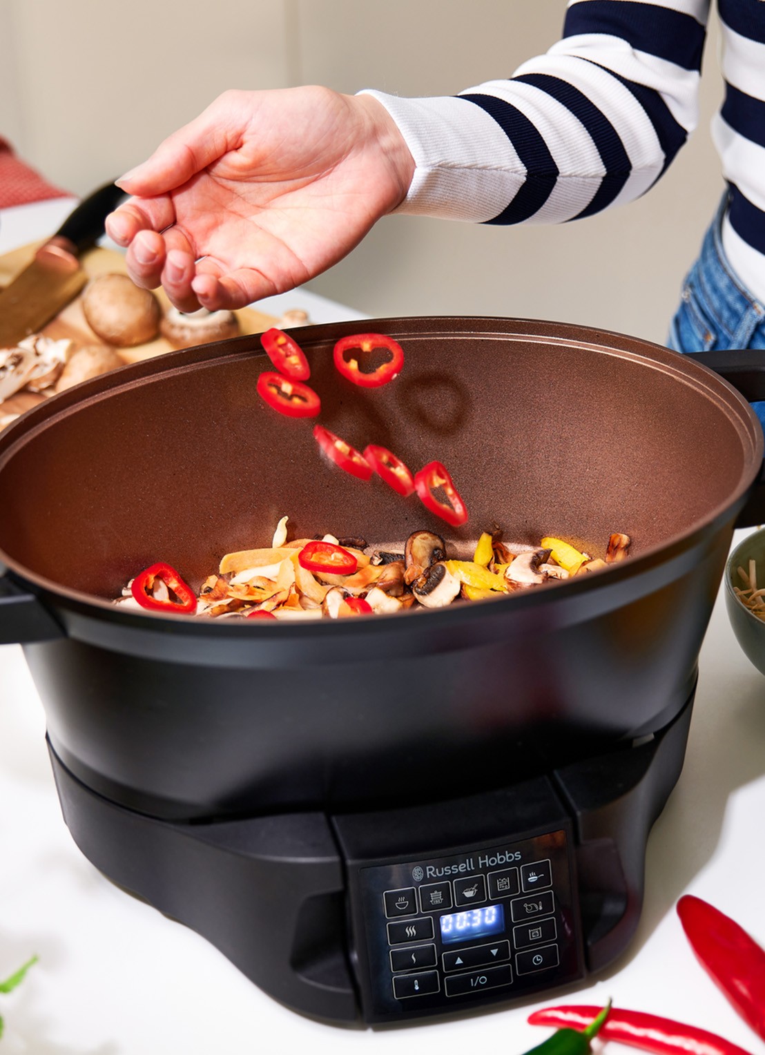 Russell Hobbs Good-to-go multicooker 28270-56 - detail zwart