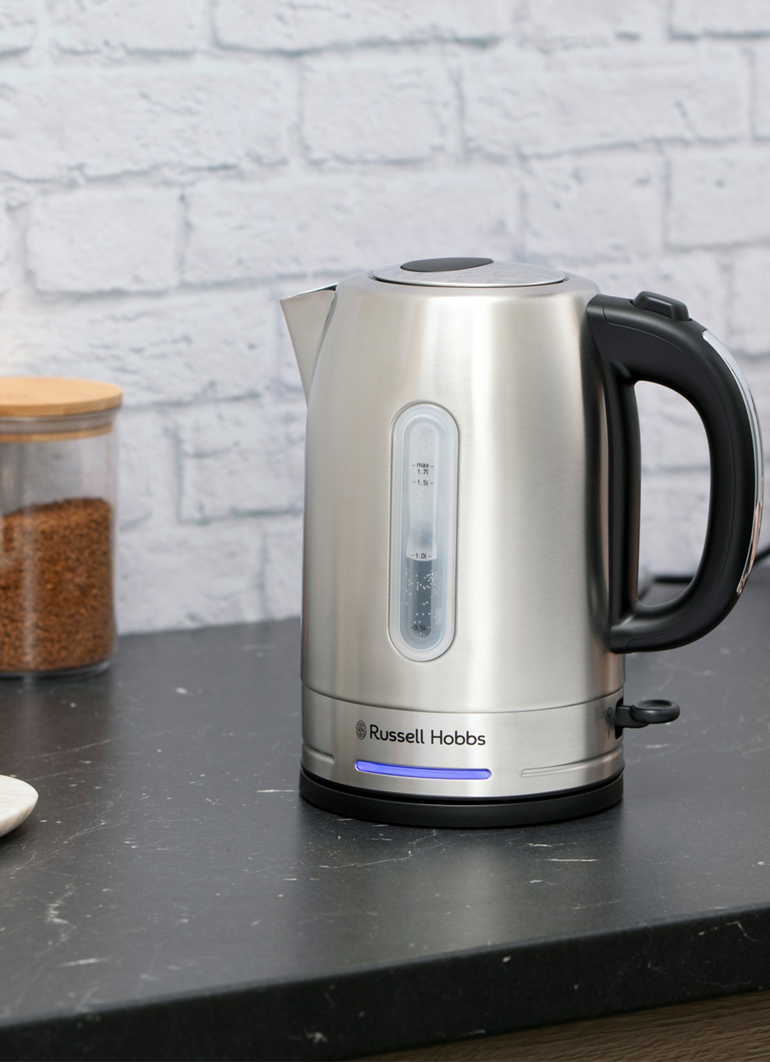 Russell Hobbs Quiet Boil waterkoker 1,7 liter 26300-70 - voorkant 2 metallic