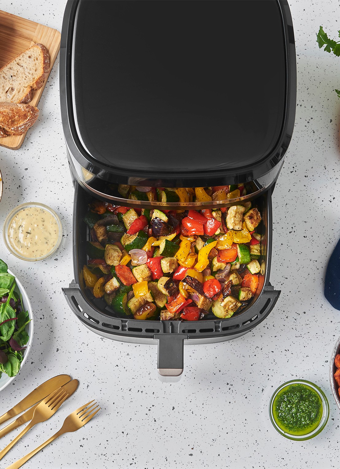 Russell Hobbs Satisfry airfryer 8,3 liter 27630-56 - detail 5 zwart