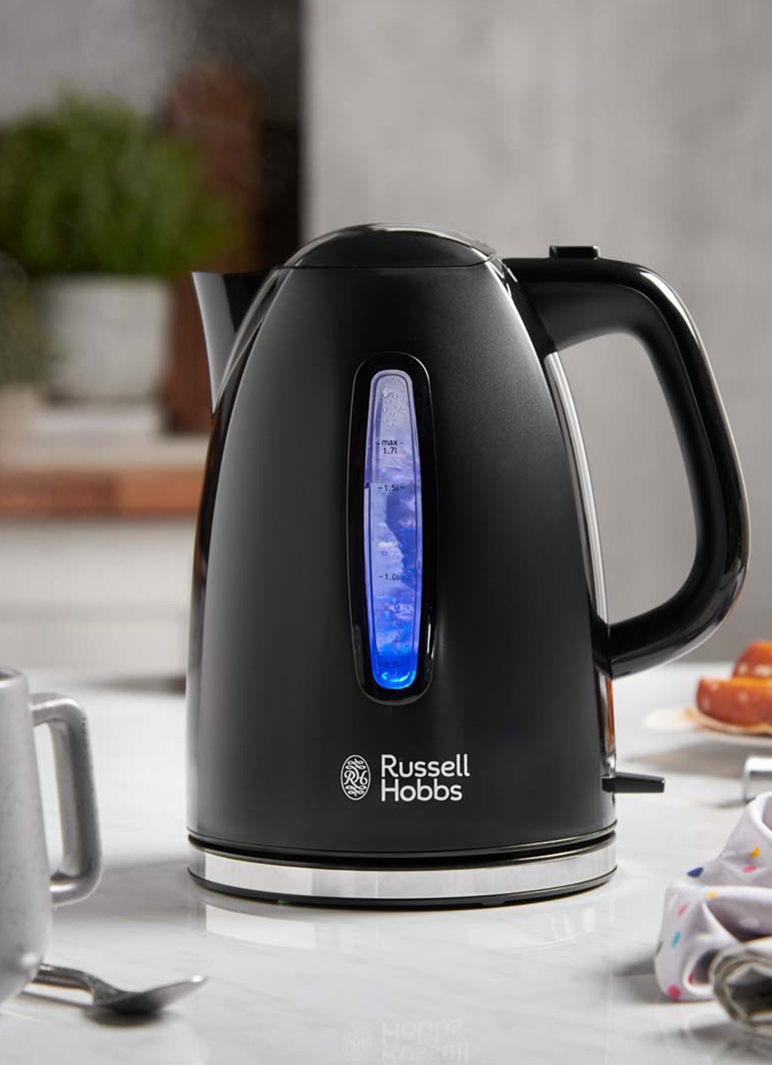 Russell Hobbs Textures Plus waterkoker 1,7 lter 22591-70 - voorkant 2 zwart