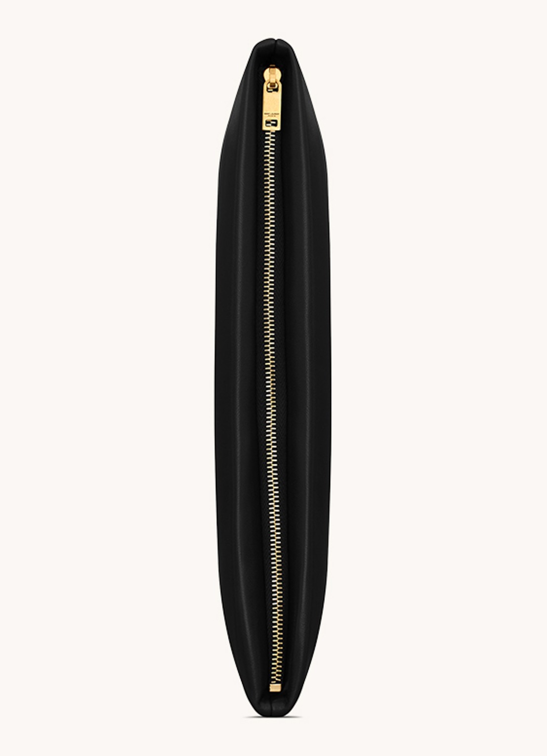 Saint Laurent Calypso Large clutch van lamsleer - detail zwart