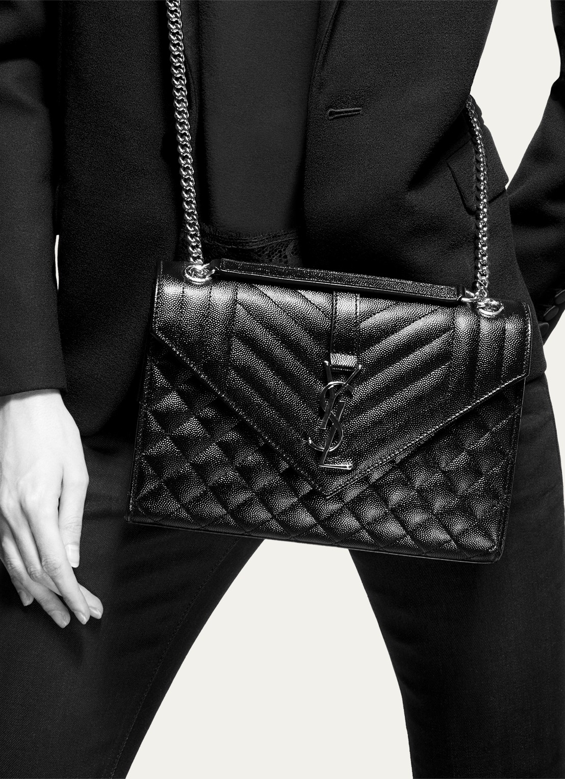 Saint Laurent Envelope Medium schoudertas van kalfsleer - detail 2 zwart