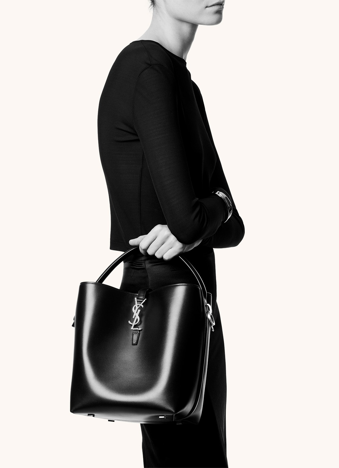 Saint Laurent Le 24 schoudertas van kalfsleer - detail zwart