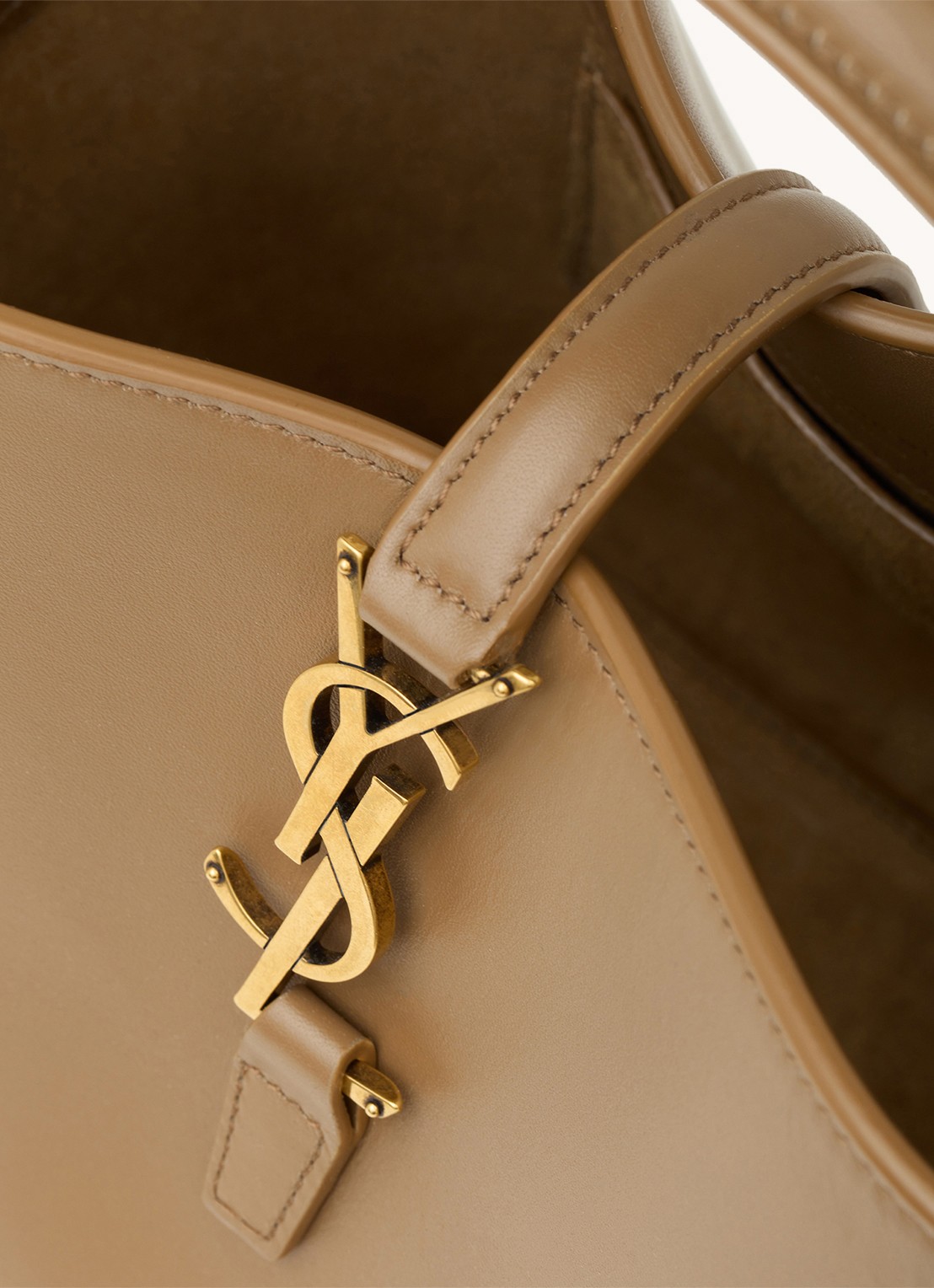 Saint Laurent Le 37 Small handtas van kalfsleer - detail 3 bruin