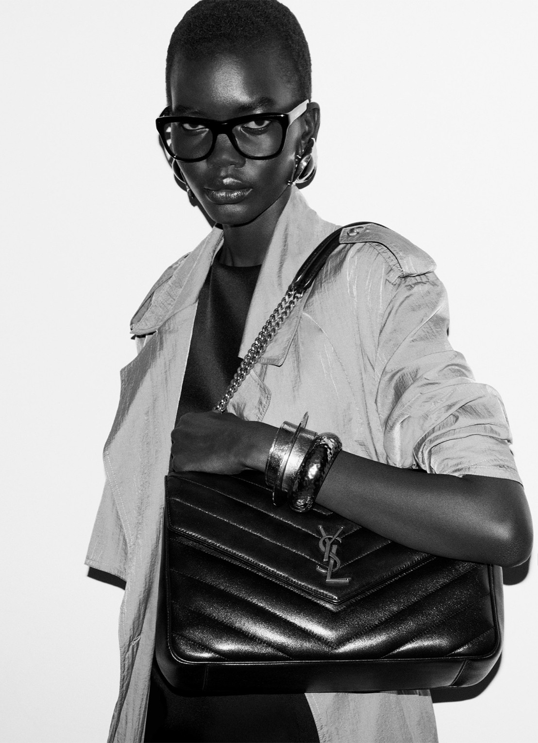 Saint Laurent Loulou Large schoudertas van lamsleer - detail 2 grijs