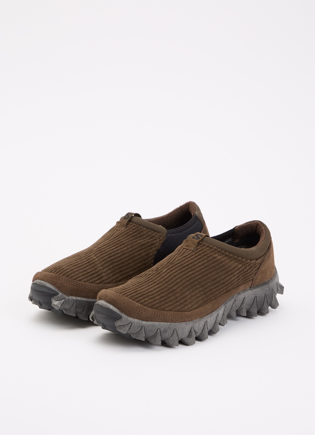 Salomon Snowclog instapper van corduroy met details van suède - detail donkerbruin