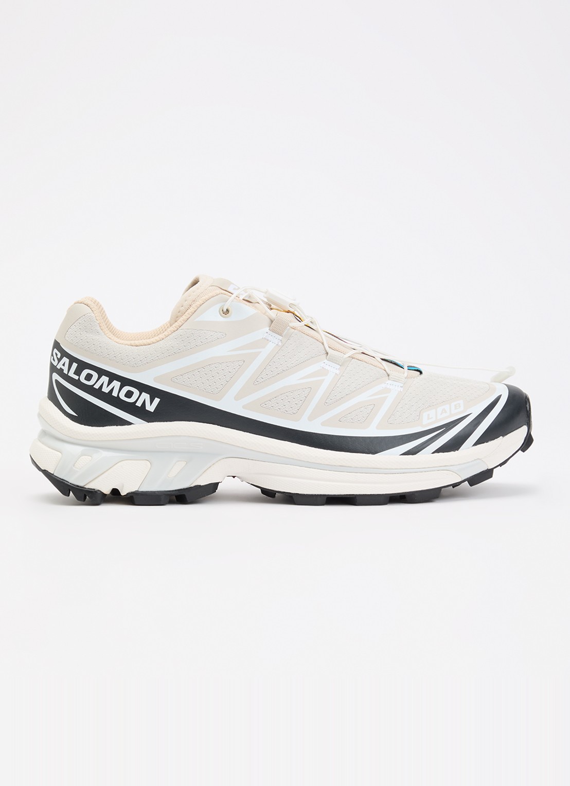 Salomon XT-6 sneaker met mesh details - voorkant beige