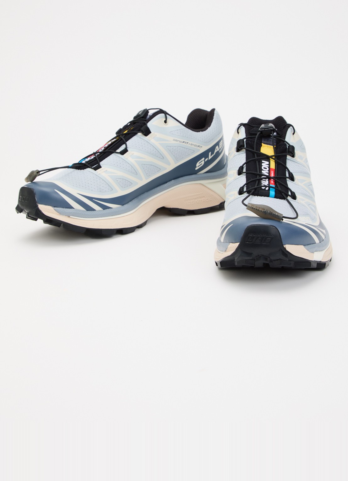 Salomon XT-6 sneaker met mesh details - detail 2 lichtblauw