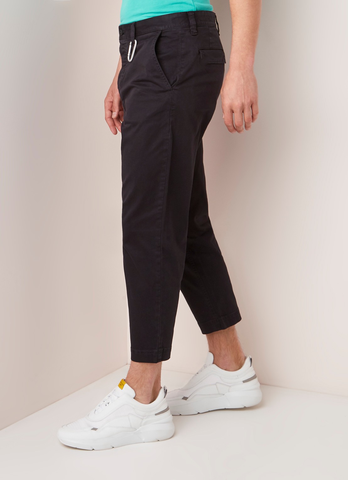 Salt tapered fit chino van katoen - detail 2 zwart