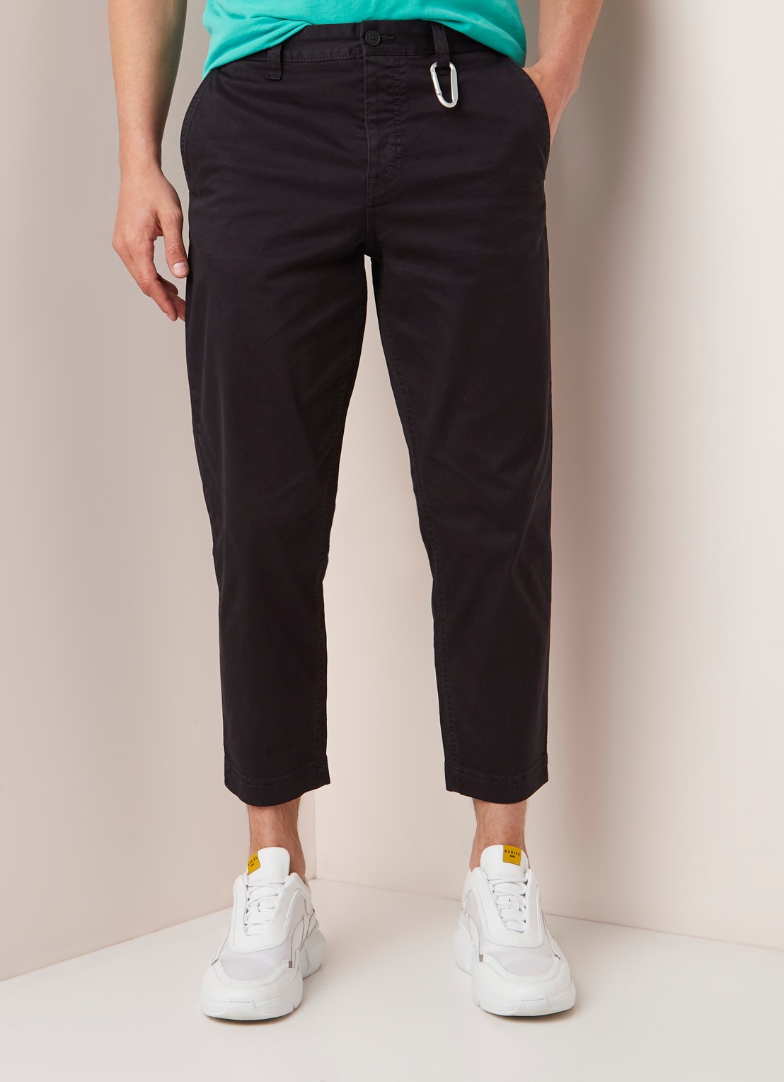 Salt tapered fit chino van katoen - detail 3 zwart