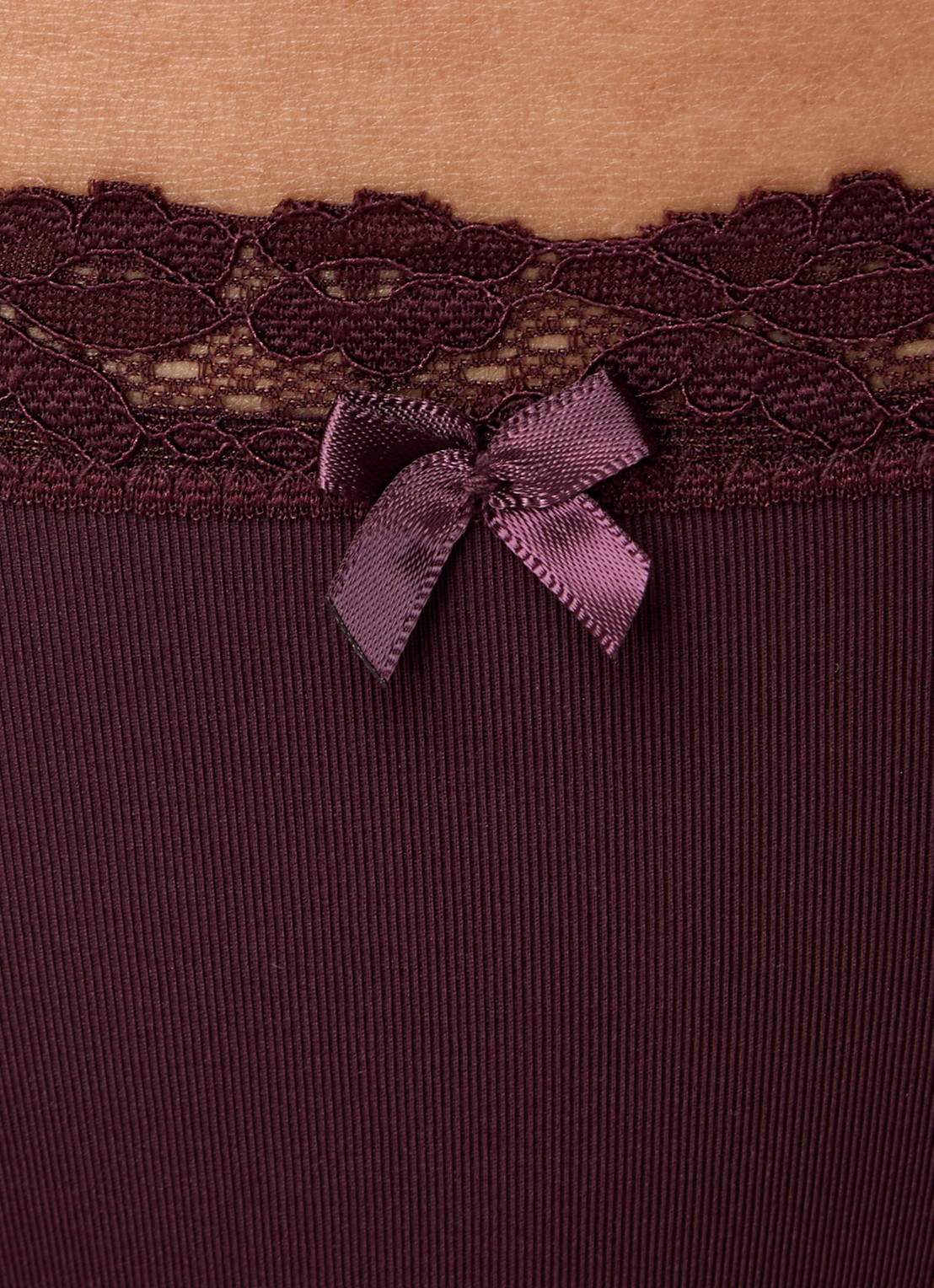 Sam Friday Chloe tanga met kant - detail 4 bordeauxrood