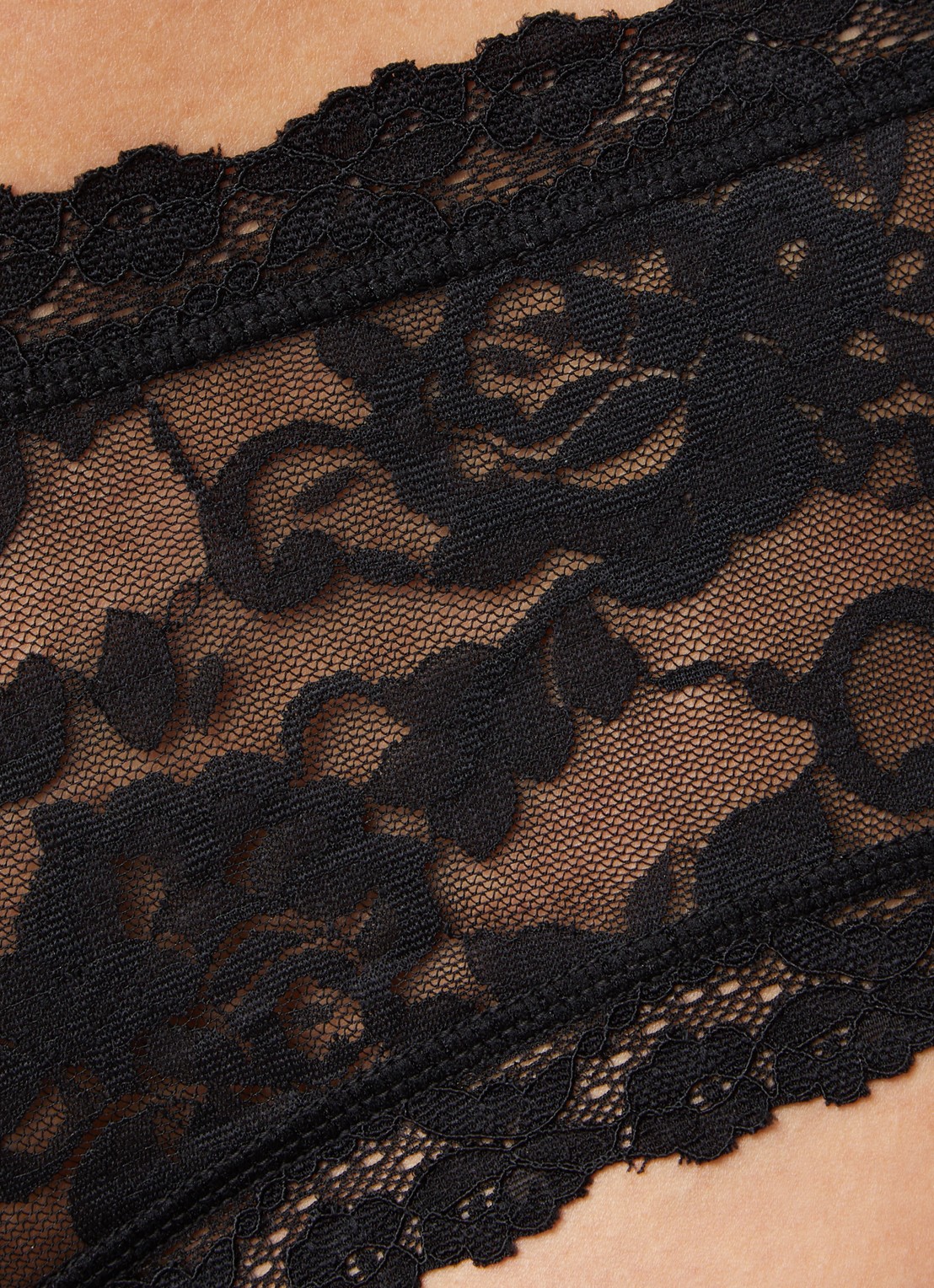 Sam Friday Lacey shorty van kant - detail 2 zwart