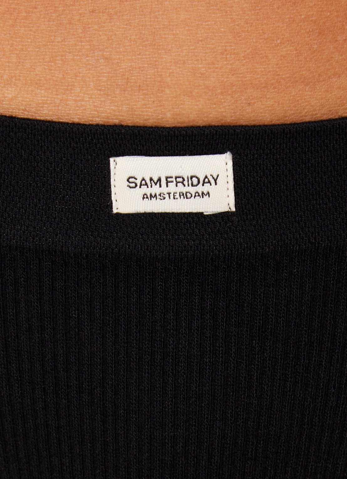 Sam Friday Lucy string met ribstructuur - detail 3 zwart