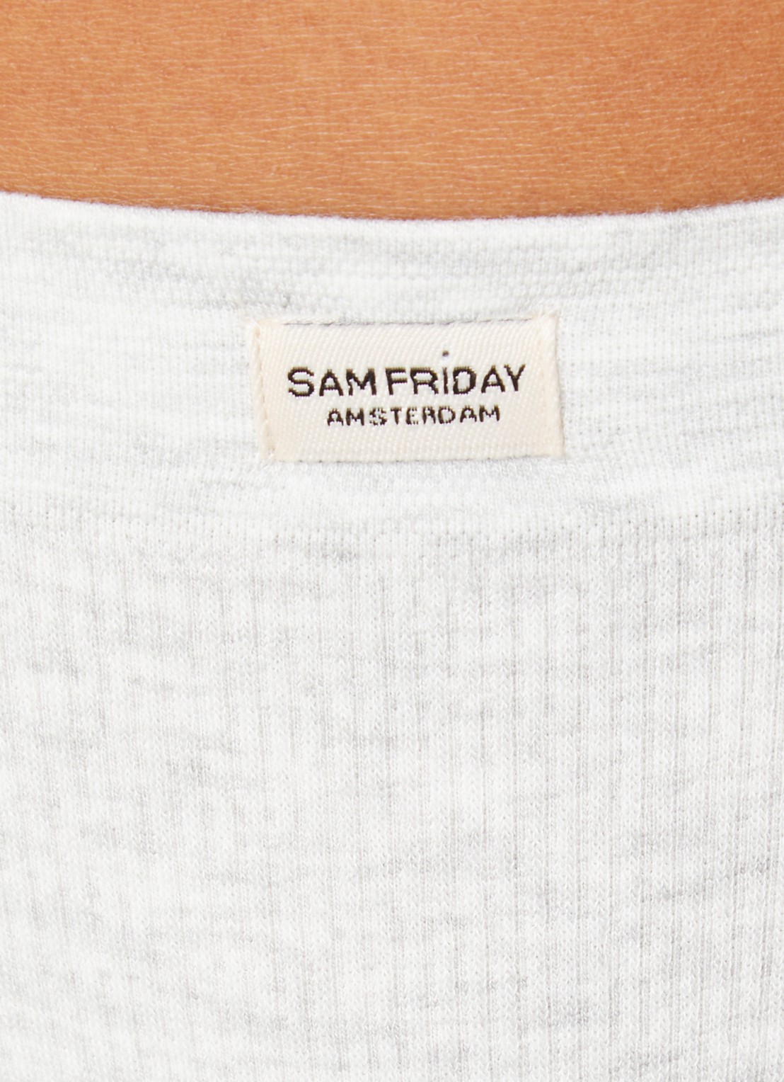 Sam Friday Lucy string met ribstructuur - detail 2 grijsmele