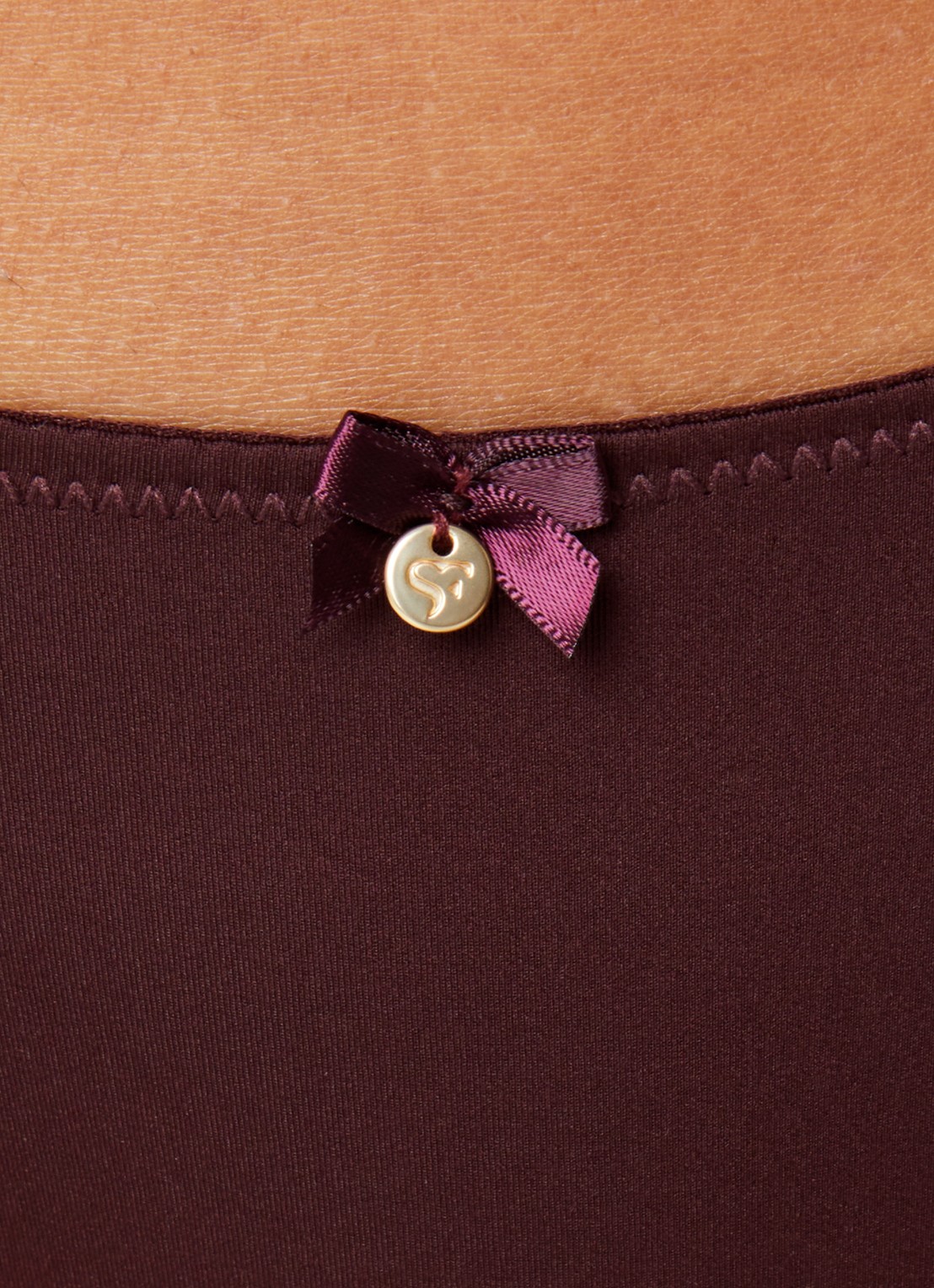 Sam Friday Tia tanga met kant  - detail bordeauxrood