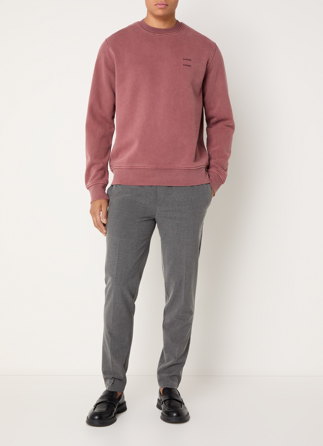 SAMSØE SAMSØE Joel sweater met logo en verwassen afwerking - voorkant 3 steenrood